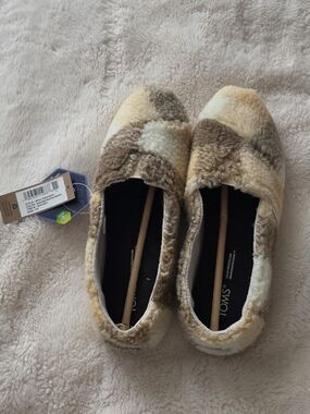 TOMS Sherpa Patchwork Slip-On Flats in Cream and Brown